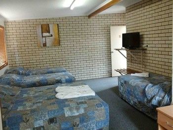 Emerald Tower Motor Inn Экстерьер фото