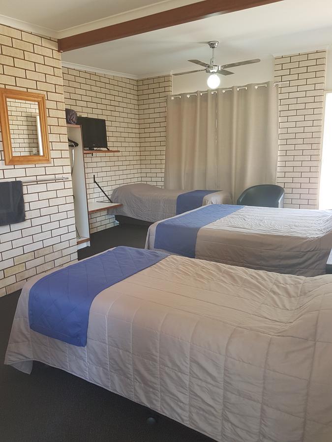 Emerald Tower Motor Inn Экстерьер фото